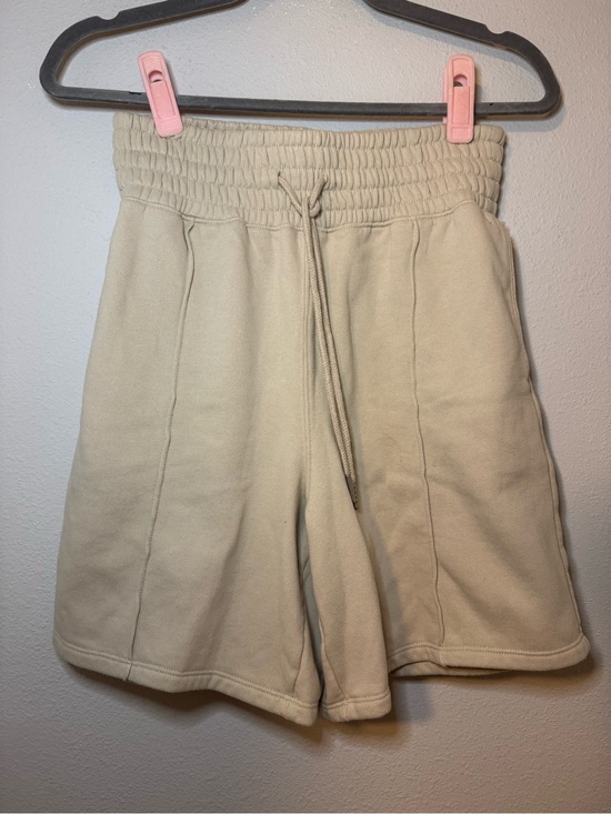 Abercrombie & Fitch Pants - Abercrombie & Fitch Cream Fleece-Lined Shorts NWT